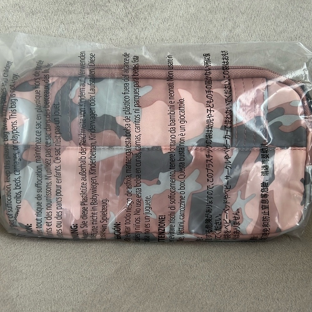 NWT Lug Coupe XL Convertible Crossbody Bag in Camo Rose🌹 - Picture 2 of 8